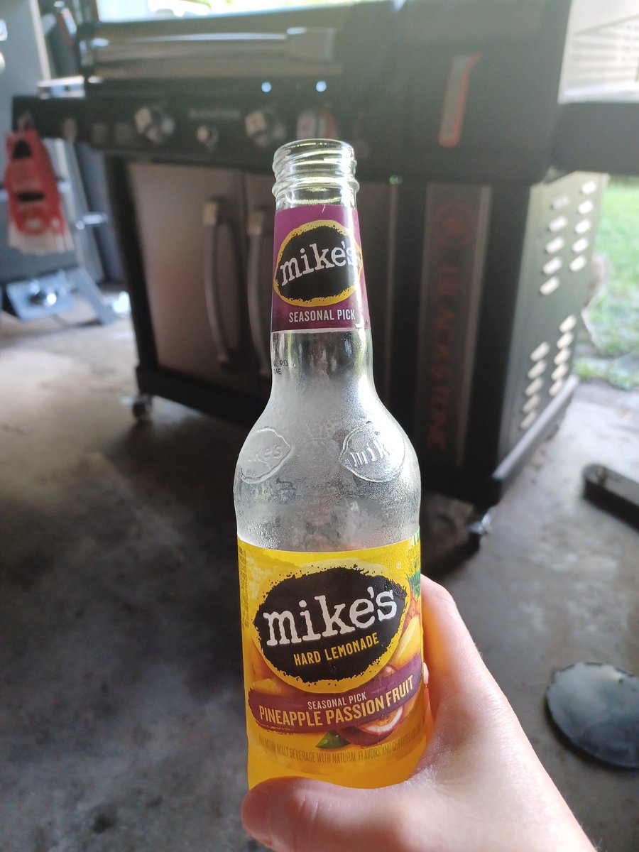 PhotographyAG1's tweet photo. Mike's hard lemonade- Pineapple Passion Fruit is da bomb! That is all... https://t.co/itGPDQjqgQ