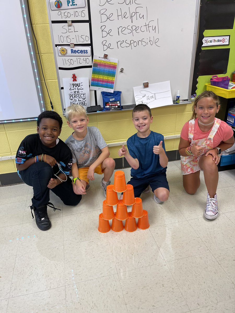 Mrs. Stavros tweet media