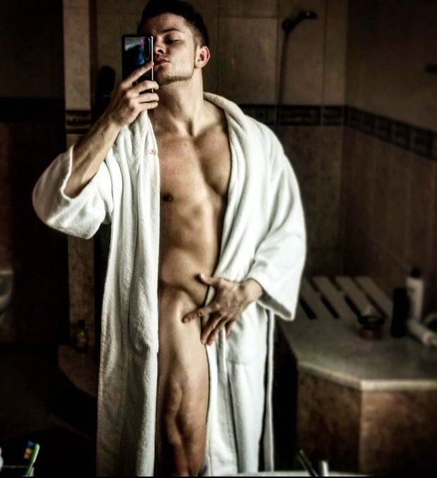 2 and half years back natty me no relationships diferent mind set  ?
actually i dont remember this guy