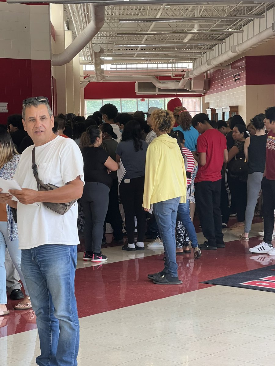 lallydavist's tweet photo. So proud of SGA @MonroeHSNC ! Tours, Schedule distribution and all other help needed to serve community and school. #itsagreatdaytobearedhawk  @MomPrincipal @AGHoulihan https://t.co/NUEvG1yTjx