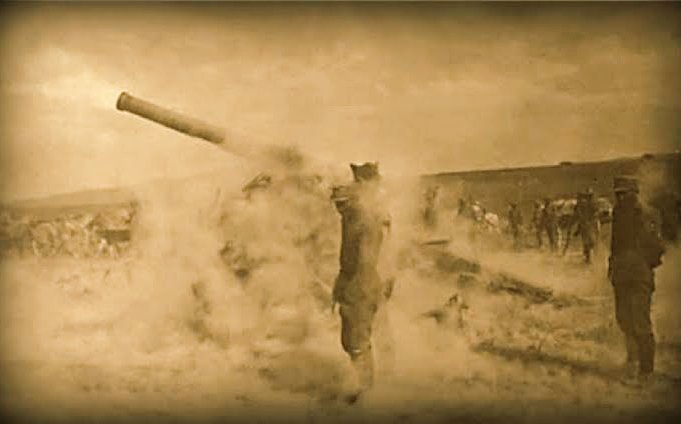 hakikatitarih's tweet photo. 26 Ağustos 1922 Cumartesi. Gece Türk Ordusunun hazırlıkları sürüyor. 2. Ordudan gelen amale taburu ağır bataryaların geçeceği yollarda(Dadak ve çevresinde) düzenleme yaptı. Birlikler sabaha karşı başlayacak taarruz için hazırdı https://t.co/068f3koVf4