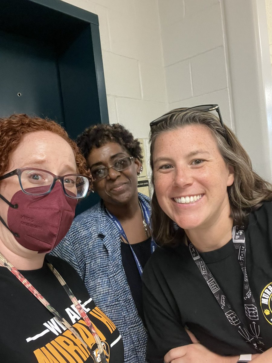 MsDaniller's tweet photo. Having fun seeing both old and new faces at our @hcpss_mhms open house! Can’t wait for Monday :) https://t.co/QzMsefKIvQ