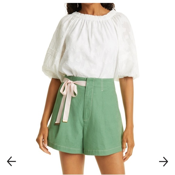 janikk_1's tweet photo. So good I had to share! Check out all the items I'm loving on @Poshmarkapp #poshmark #fashion #style #shopmycloset #tanyataylor #lululemonathletica #urbandecay: https://t.co/CPwKGJ60u6 https://t.co/srCYT34gHZ