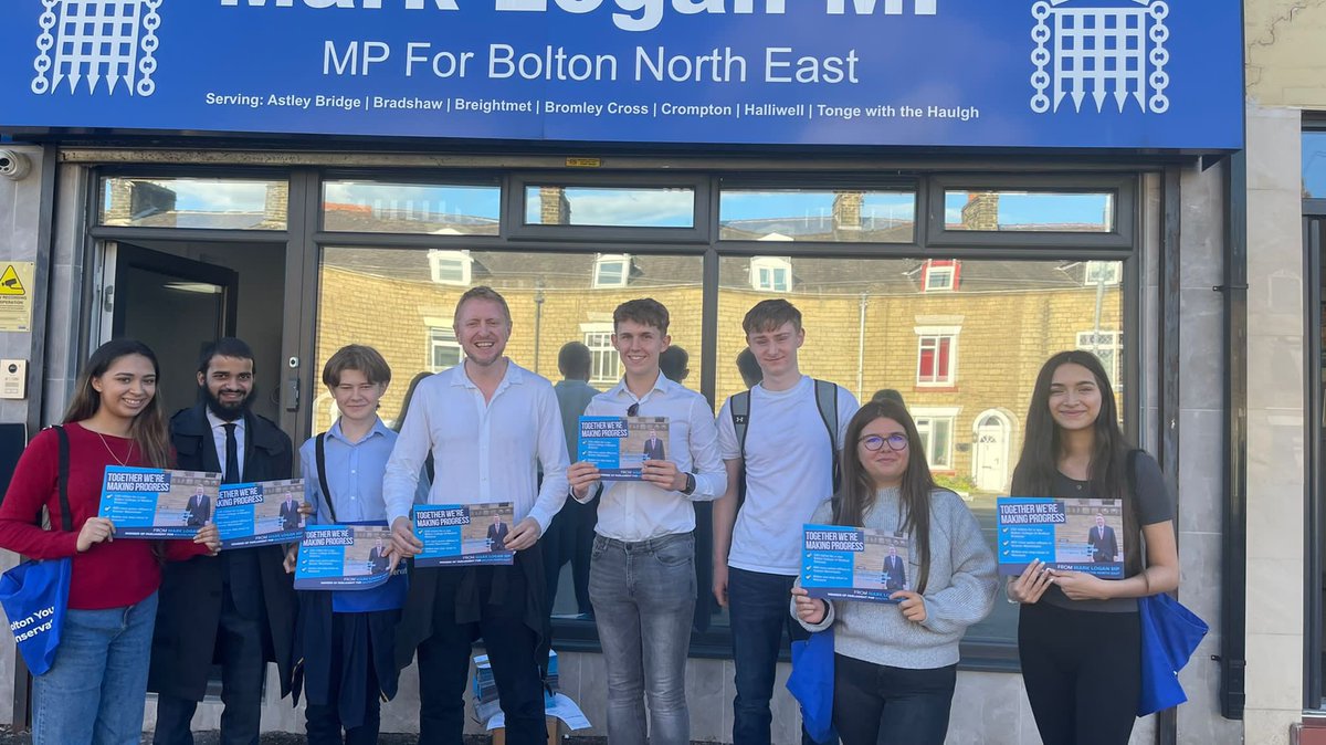 Great to be out campaining in Bolton Today with other YC's and @Mark_Logan_MP 
#activism Send us a message to get involved.