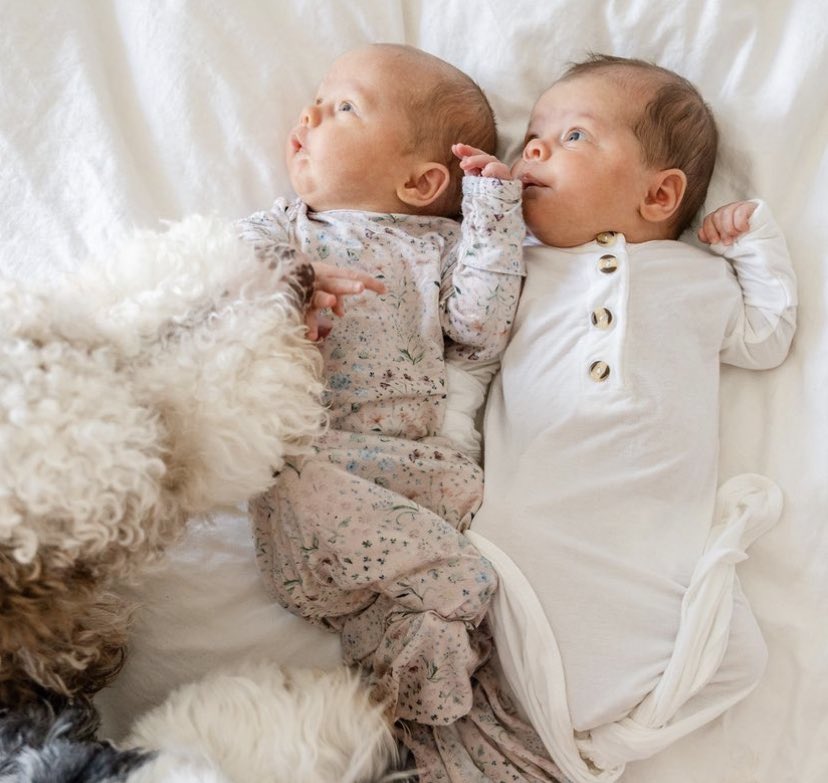 Meanwhile Esther and Senna wore outfits that their sisters  @forlornamity and <a href="/EchantedFlower/">Astrid Kestral Mikaelson</a> bought them.