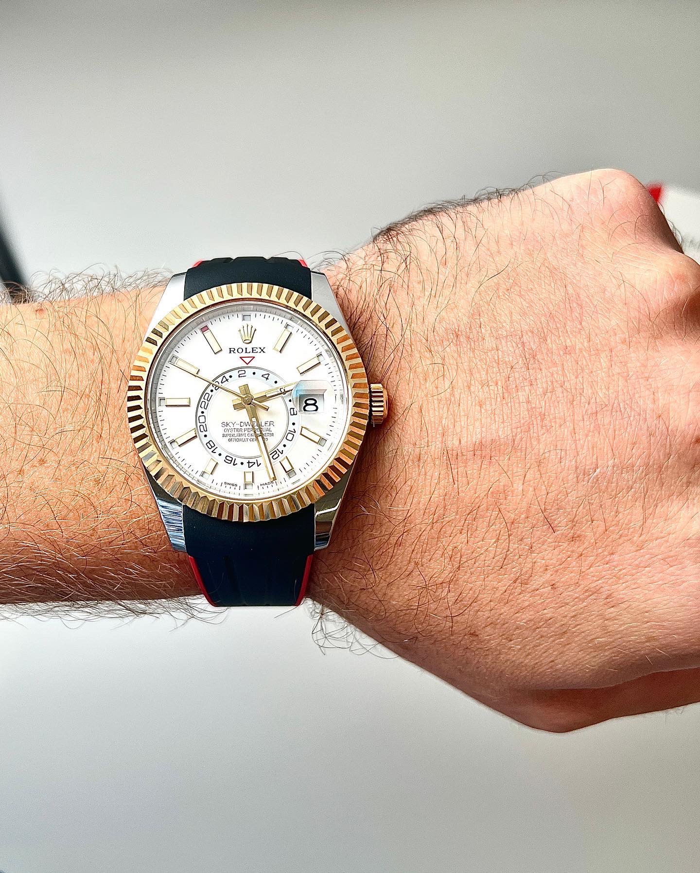 Rubber b top sky dweller