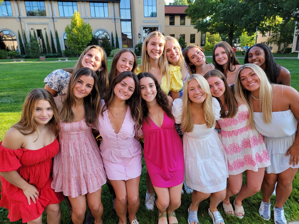 JBSchool's tweet photo. Seniors and their parents took photos before and after assembly. #lastfirstday #jbsstudents #Classof2023 https://t.co/qfyrhxmkil