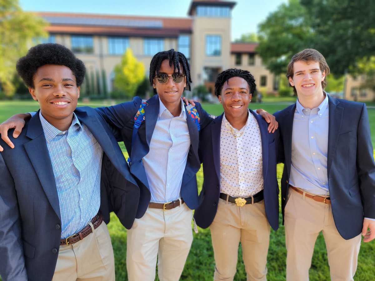 JBSchool's tweet photo. Seniors and their parents took photos before and after assembly. #lastfirstday #jbsstudents #Classof2023 https://t.co/qfyrhxmkil