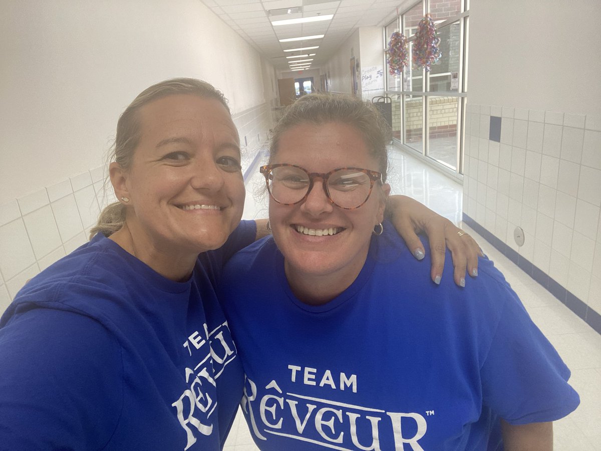 morganelarocks's tweet photo. Reveur! Small but mighty! Try to tame us! @robinsonisd @RISgreatness 🦄🦄🦄🦄🐺🐺🐺🐺 https://t.co/gNX9lJJDeN