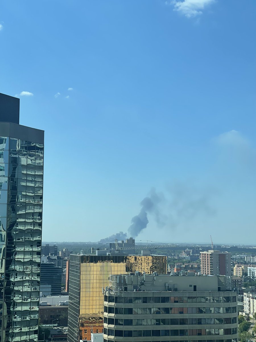 andre_yeg's tweet photo. @ctvedmonton Another angle. Photo from downtown. https://t.co/pMi5qbzl7i