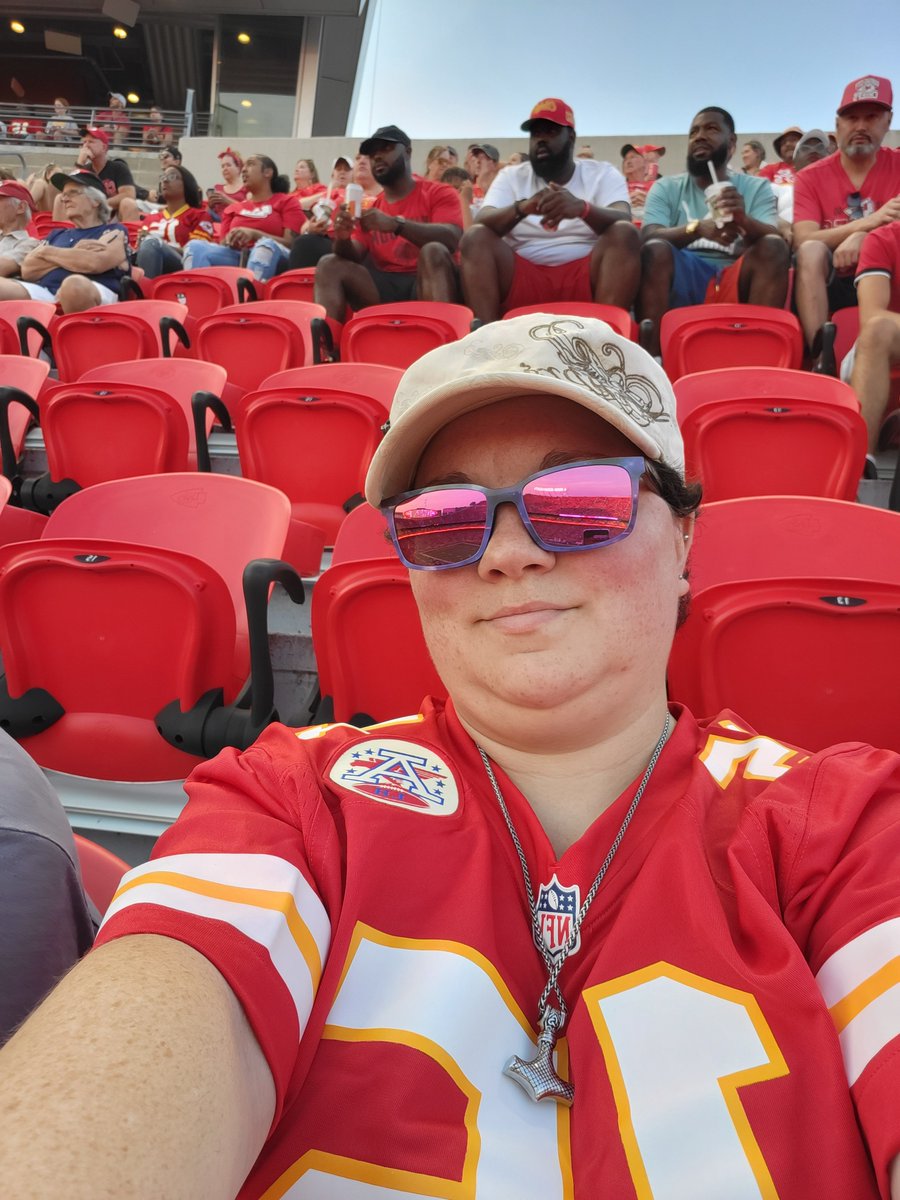 wvvampire's tweet photo. 1st Chiefs game for this WV girl
#ChiefsKingdom https://t.co/bAp9v0dDvZ