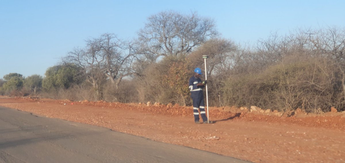 farm_born's tweet photo. #bitumenworld
@BeitbridgeTC 
#Bitumenworld - Beitbridge to Masvingo! https://t.co/XjxsUI575u