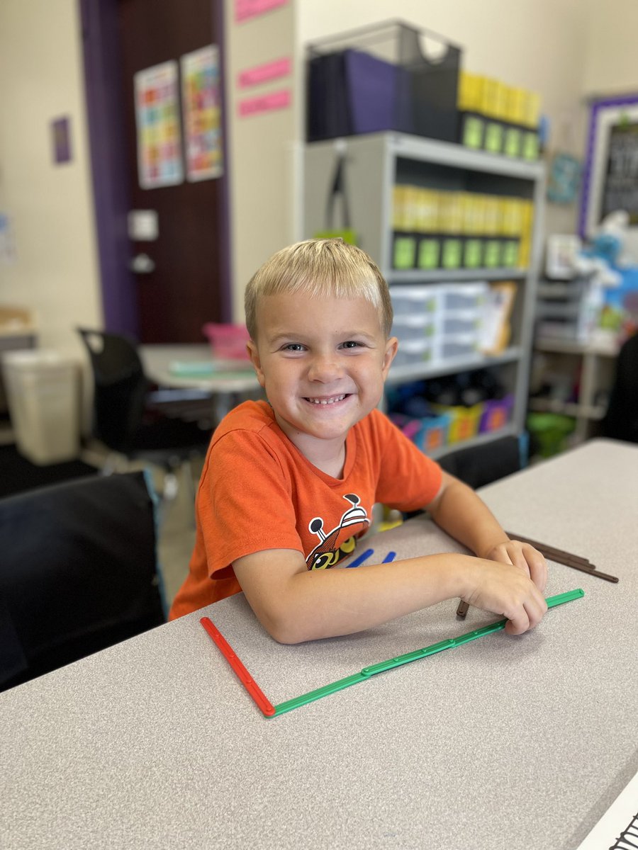 BrightDishman's tweet photo. All hands on SHAPES today! We had so much fun exploring and building shapes! https://t.co/AlW6FttL7V