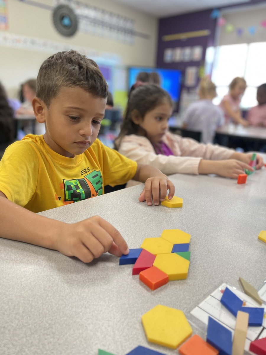 BrightDishman's tweet photo. All hands on SHAPES today! We had so much fun exploring and building shapes! https://t.co/AlW6FttL7V
