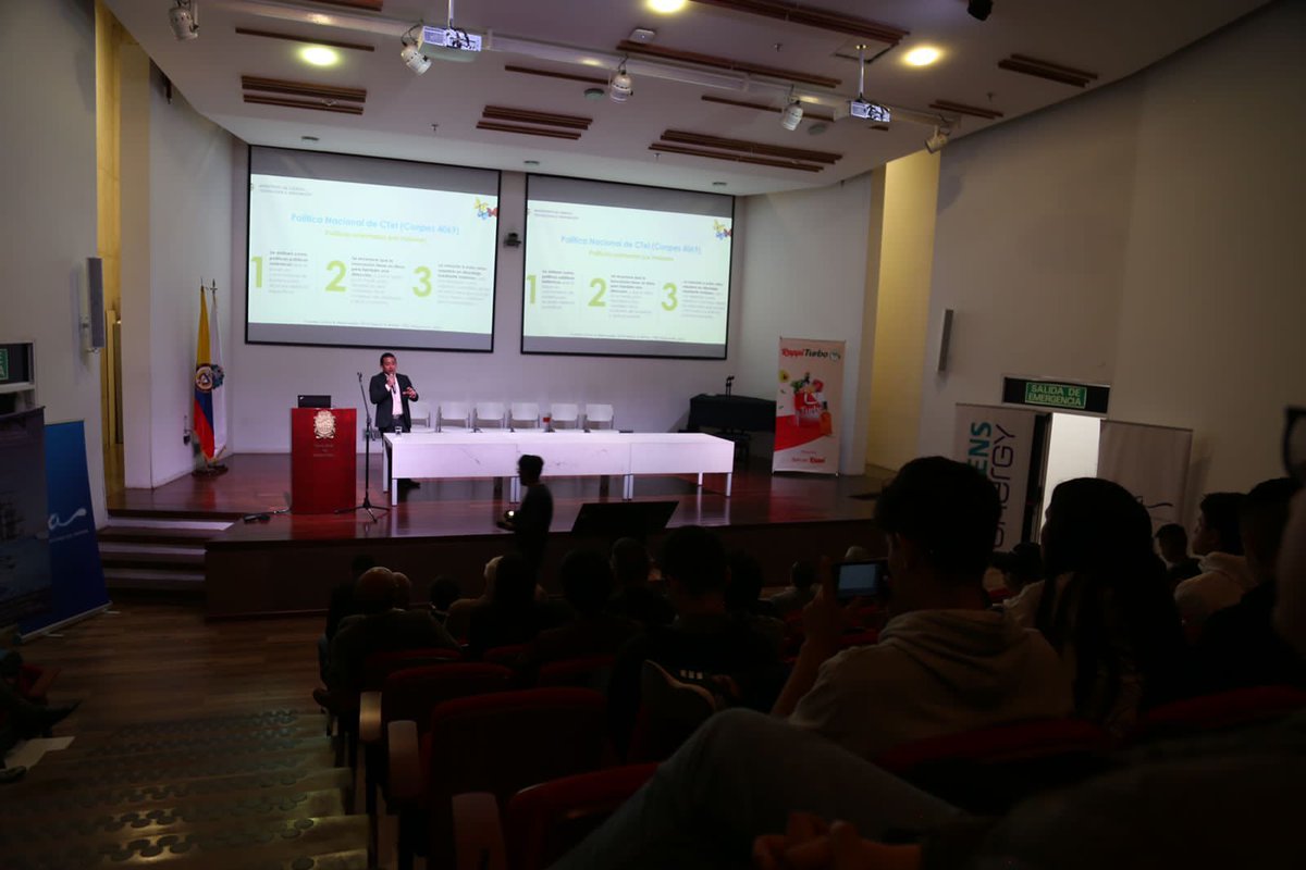 arturolunat's tweet photo. Felicitaciones al programa de Ingeniería Electrónica de la @UNALOficial por su aniversario #25.

En @MincienciasCo valoramos el papel transformador de la ingeniería eléctrica y electrónica en la construcción de una sociedad del conocimiento. #CienciaParaLaVida💡. https://t.co/jWgg2vpWx8
