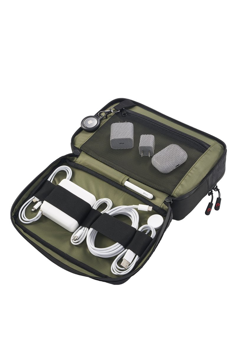 EXPANDCE's tweet image. Schedule a meeting with us and learn about @ThePhoozy product range @IFA_Berlin 2022. Hall 20, Booth 343. #ifa2022

Meet the newest innovative product by @ThePhoozy , the Tech Capsule. Ultralight, rugged, weatherproof protection and organization for your gear and accessories.