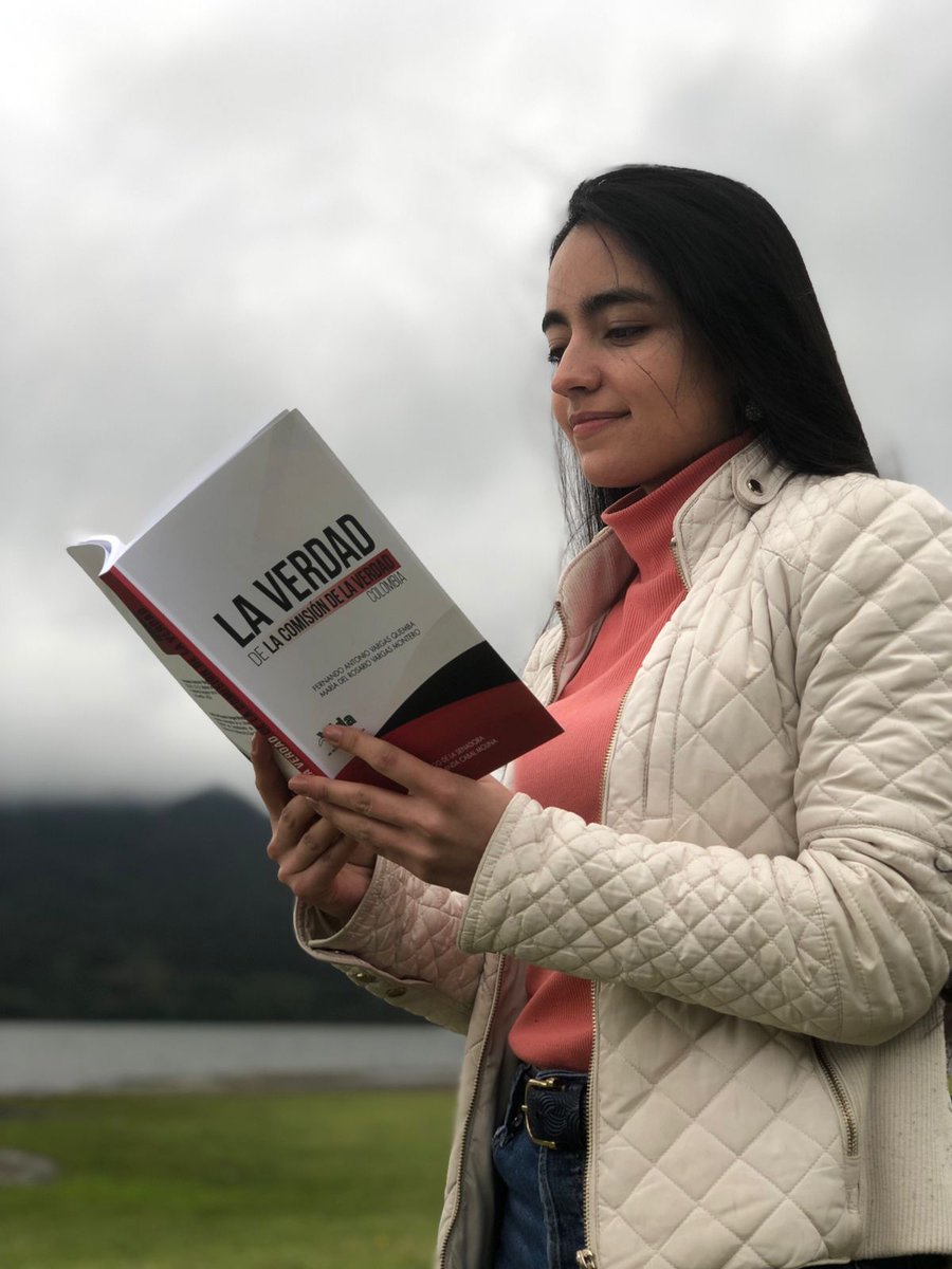 charovargas_'s tweet photo. Les presento mi primer libro.

La izquierda no soporta que una mujer joven destape el adoctrinamiento progre. https://t.co/1jTRAQJZem