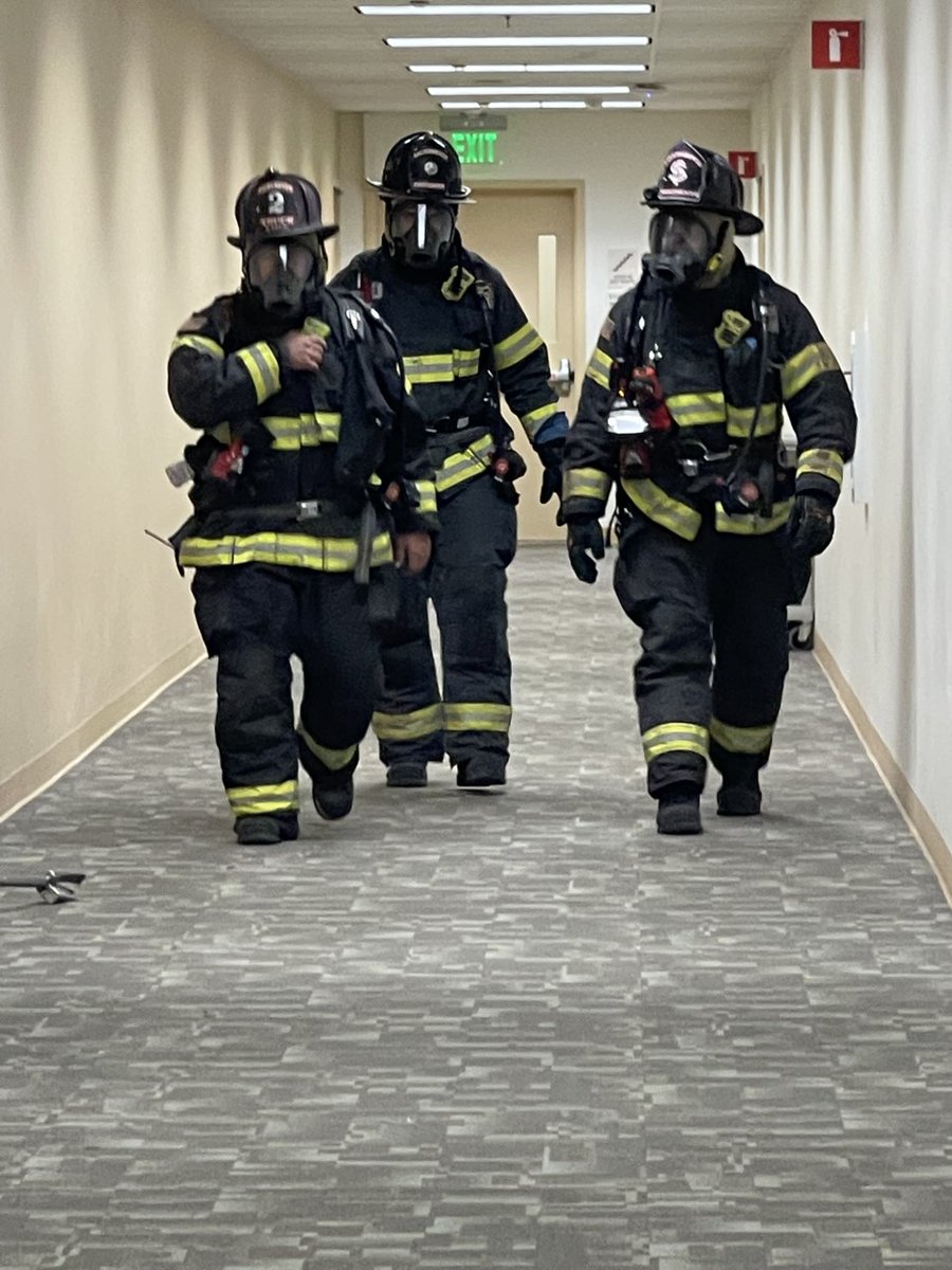 SacFirePIO's tweet photo. Today, Sacramento Fire Department had a Multi-Company Drill, partnered with Sutter Health. 

This drill simulated a Fire and Mass-Casualty Incident at Sutter Hospital in Midtown Sacramento. They learned &amp; reviewed how staff and Firefighters respond to simulated emergencies. https://t.co/ipECF4nIV5
