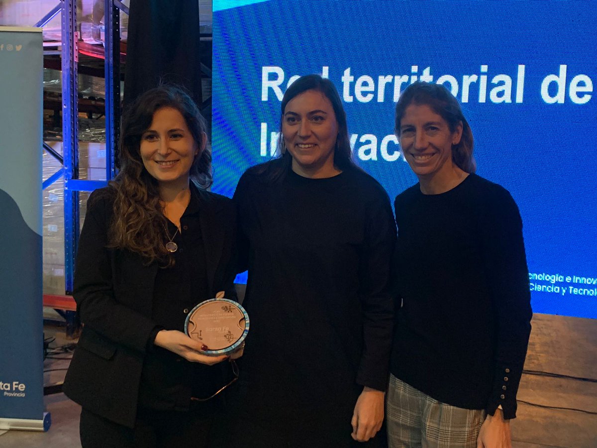 BaimaMarina's tweet photo. En Santa Fe tenemos el modelo de desarrollo que necesitamos. 

¿Se imaginan a científicos en una fábrica y a empresarios hablando con investigadores con total naturalidad? Sí! eso pasa cuando se co-construye a largo plazo y hay una meta. 𝗔𝗯𝗿𝗼🧵⤵️ https://t.co/jX0xhVPv6a