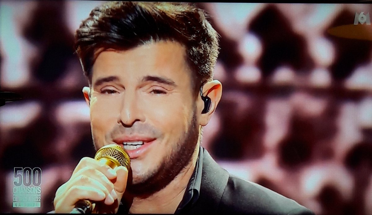 dumas_evelyne's tweet photo. @vincentniclo toujours autant de  bonheur❤❤et beaucoup d'émotions😪 à vous écouter interpréter cette magnifique chanson #DisLui🌹 #Feelings de votre sublime album #DixAnsDejà 🎼🎤🎶😘😊
#500chansonspréféréesdesfrancais
@M6 https://t.co/RJw8rvQc5h
