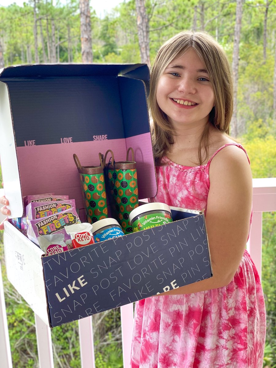 liveluvtx's tweet photo. #ad 4 Fun Products for Back to School ➡️ https://t.co/95Es19xgBQ

@vitaminfriend @westernchiefkid @WowWeeWorld

#Cool4SchoolBBxx #corecrew #vitaminfamily #westernchief #wearabigsmile #FashionFidgets #WowWee #Walmart https://t.co/Glg3V466H6