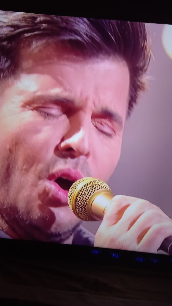 catherineDouls's tweet photo. @vincentniclo #DisLui #Feelings C'est la classe , ça fait trop plaisir de vs écouter #10AnsDéjà et pour longtemps 🙏💙🎶💿 https://t.co/aoBYVsUPOF
