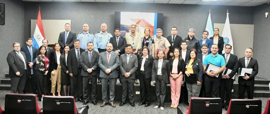 mreparaguay's tweet photo. Paraguay, Argentina y Uruguay resuelven enviar nota a la Organización de Aviación Civil Internacional (OACI) sobre prevención y combate a trata de personas.
➡️ https://t.co/MacAOeN0w5 https://t.co/rpexRmcL3G