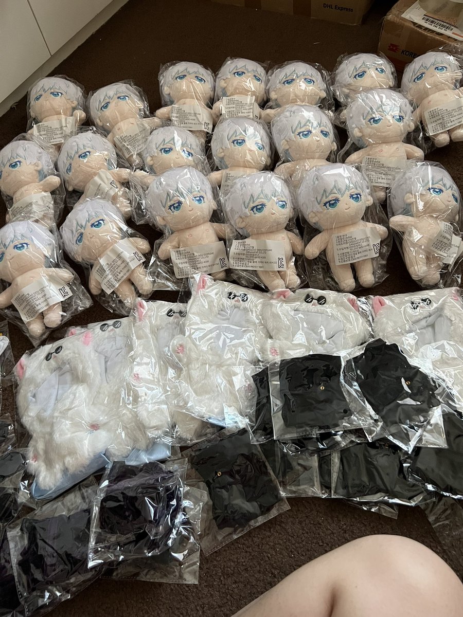 softforjaewin's tweet photo. Batch 8/9 arrived last Friday  and I have been sorting through it as quick as I can ! I’ve just been working a lot this week so I haven’t had time to update until now (on my lunch ) 
#sfjupdates https://t.co/SWJxYACMhH
