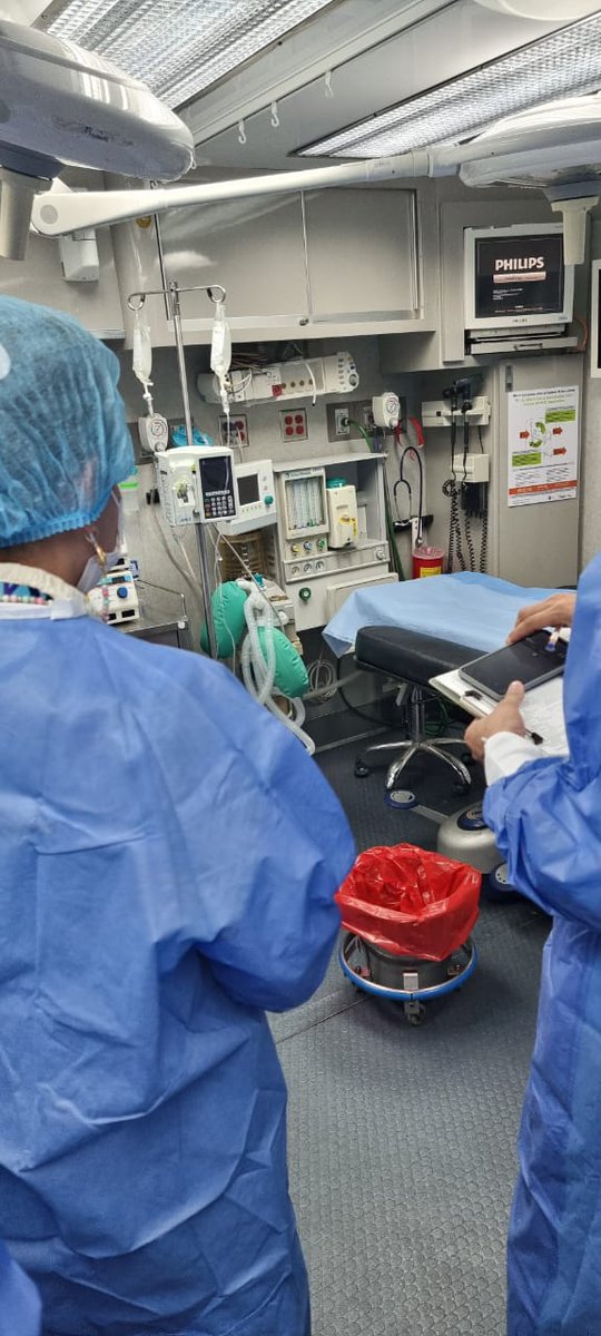 Salud_Ec's tweet photo. Como parte del proceso de fortalecimiento del servicio #SaludMóvil, la gestión operativa, administrativa y apoyo técnico de la Dir Nacional Atención Prehospitalaria y Unidades Móviles, H. Móvil N° 1 (Pedernales) y @hmovil2_emt (Alausí) obtienen permiso de funcionamiento @Acess_Ec https://t.co/mOKouPHw9j