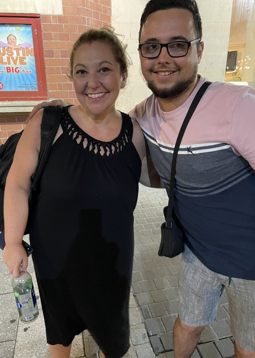 2nd time seeing this incredible show which is utterly fabulous in every way…I am obsessed with <a href="/TheCherShowUK/">The Cher Show</a>….even met some of the sensational cast who were flawless &amp; so lovely in person ❤️😍🙌🏻