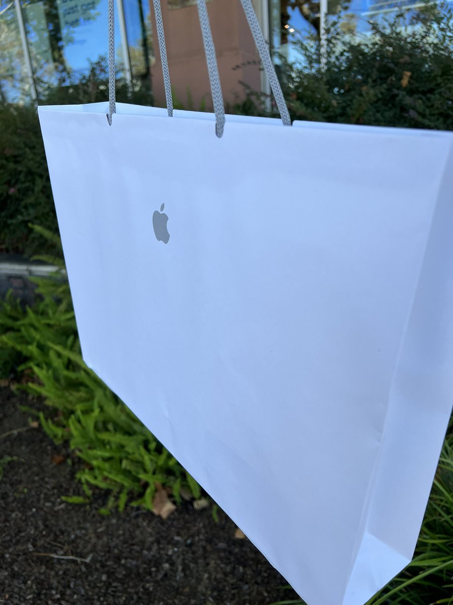 CTOAdvisor's tweet image. Grand giveaway for #CTOARoadTrip at #VMwareExplore acquired. thectoadvisor.com/events/the-cto…