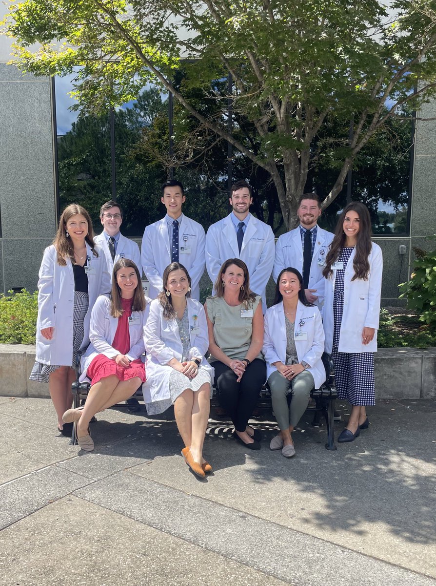 BaptistMemRxRes's tweet photo. Beta-blockers 💊 make us “lol” for picture day! 😄 #TwitteRx #pharmRes #pgy1inthe901 https://t.co/eWWeXSLEeD