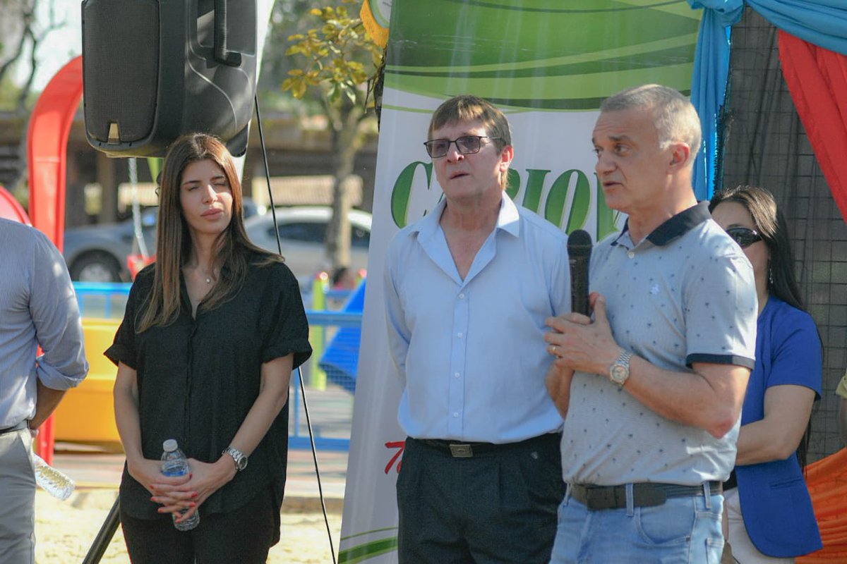 Arce_Carlos_'s tweet photo. Inauguramos la Plaza Blanda del B° 3 de Abril en #Capiovi, con el Intendente y la Pres. de la Fundación ARCOR. El proyecto se trabajó en conjunto, y muestra sinergia y compromiso entre el sector público y el privado para hacer obras de interés para la comunidad.
#CuidarAMisiones https://t.co/eqfU7p2Ovx