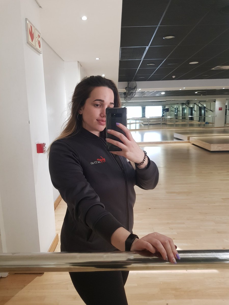 DemiLovesSummer's tweet photo. back again after some much needed time off 🌸 https://t.co/ZyBIRYtJKZ
