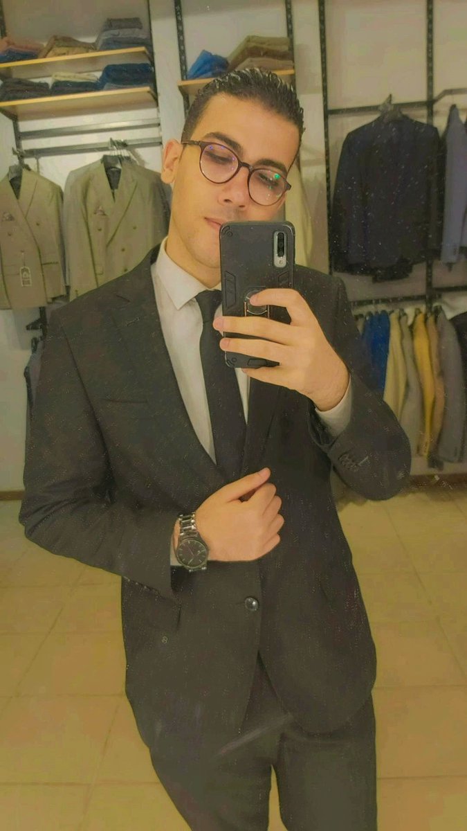 𝐢𝐭'𝐬 𝐦𝐲 𝐛𝐢𝐫𝐭𝐡𝐝𝐚𝐲♥️"
 𝐎𝐟𝐟𝐢𝐜𝐢𝐚𝐥𝐥y 20♥️"
اليوم قد اتممت  عامي ال 20🥳🎉♥️
 أتممت عام جديد من عمري ، قد كان عاماً مليئاً بستر اللَّه ، لا ادري أي عمر انقضي ولأي أجل سأعيش .
"اللّهُمّ إنّي استودِعُك بُعمري خيراً ، ف اغفِر لي ما مضَي ، وبآرِك لي فيما هُو آتٍ♥️♥️