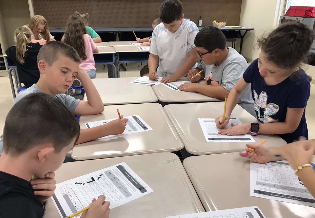 WCHCS_BelleAire's tweet photo. Mrs. DeAtley and Mrs. Sanderson’s students are learning about algorithms and programs. They’re excited to begin coding. 
#STEMthinkers 
#othersfirst https://t.co/0DKFwYeM2E
