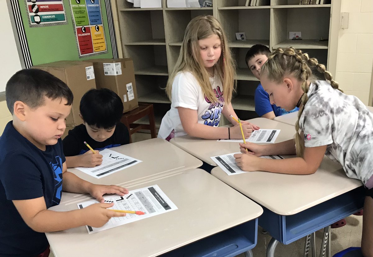 WCHCS_BelleAire's tweet photo. Mrs. DeAtley and Mrs. Sanderson’s students are learning about algorithms and programs. They’re excited to begin coding. 
#STEMthinkers 
#othersfirst https://t.co/0DKFwYeM2E