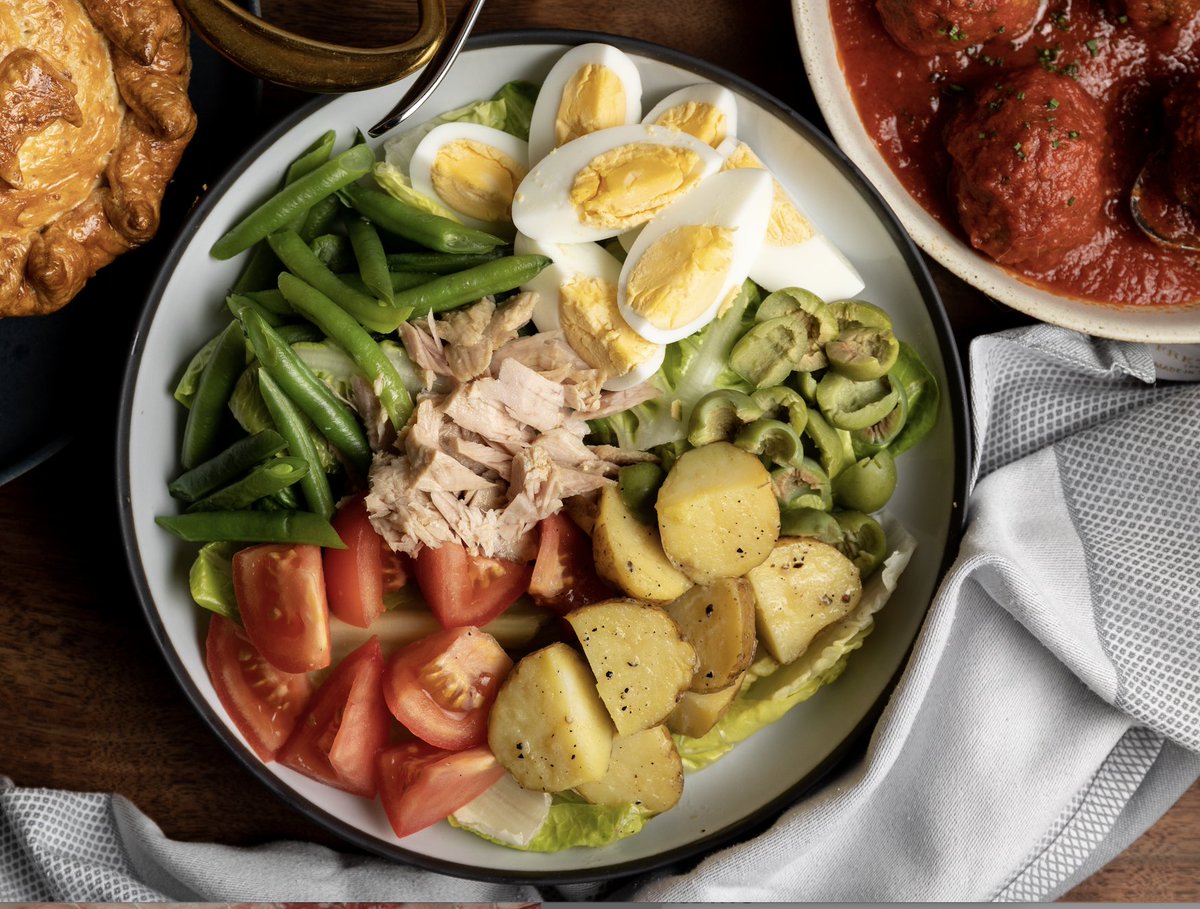 luigiandsons's tweet photo. Niçoise Salad | romaine lettuce, creamy lemon dressing, tuna, egg, tomato, green beans, olives &amp; potatoes.

#LuigiAndSons https://t.co/kxXvAHDobN