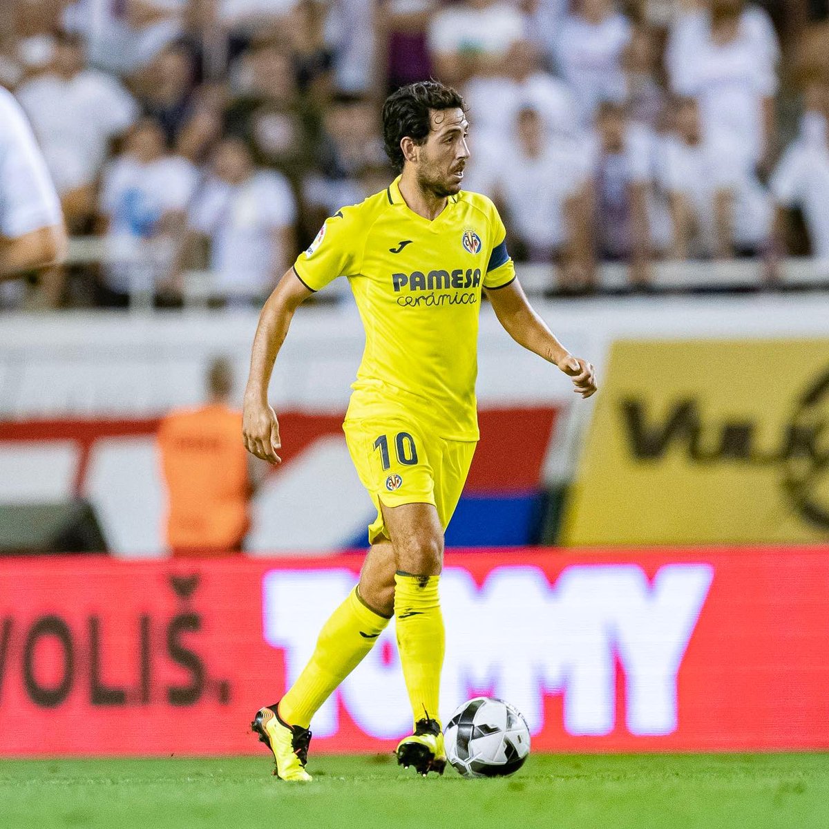 DaniParejo's tweet photo. ¡Estamos en Conference League groguets 💛! A por la fase de grupos @VillarrealCF 
#UECL #Villarreal https://t.co/M4MtIHdc9K