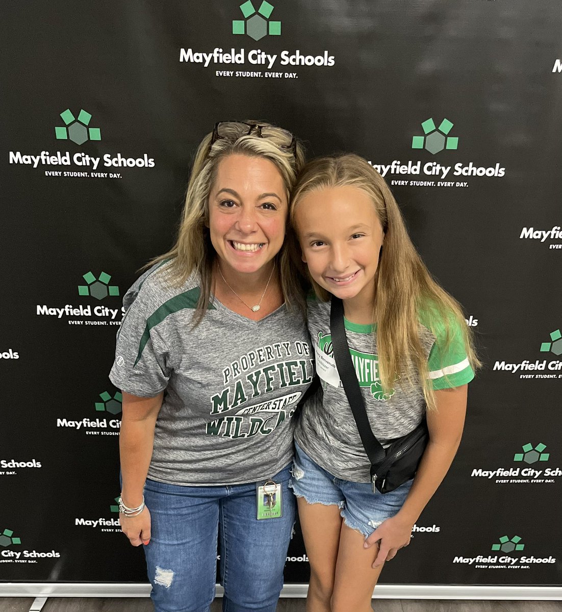Benvenuto_teach's tweet photo. What a start to the 22–23 school year! Avery starting a new adventure at MMS and Brody representing second graders at our opening day celebration! Couldn’t ask for a better start as I enter year 24! 💚🐾 https://t.co/0C5i3tyZx9