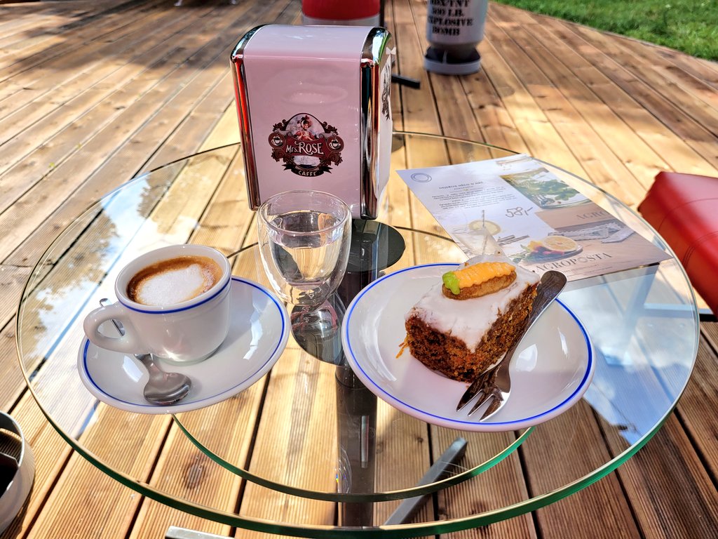 LiskaNaKolejich's tweet photo. Coffee jako káva... Náměstí Radost
#coffeejakokava #doubledecker #pocta #RAF #ceskoslovenstiletci #kafe #kava #mrsrose #mrsrosecoffee #kamnakafe https://t.co/pxfhMk3gtX