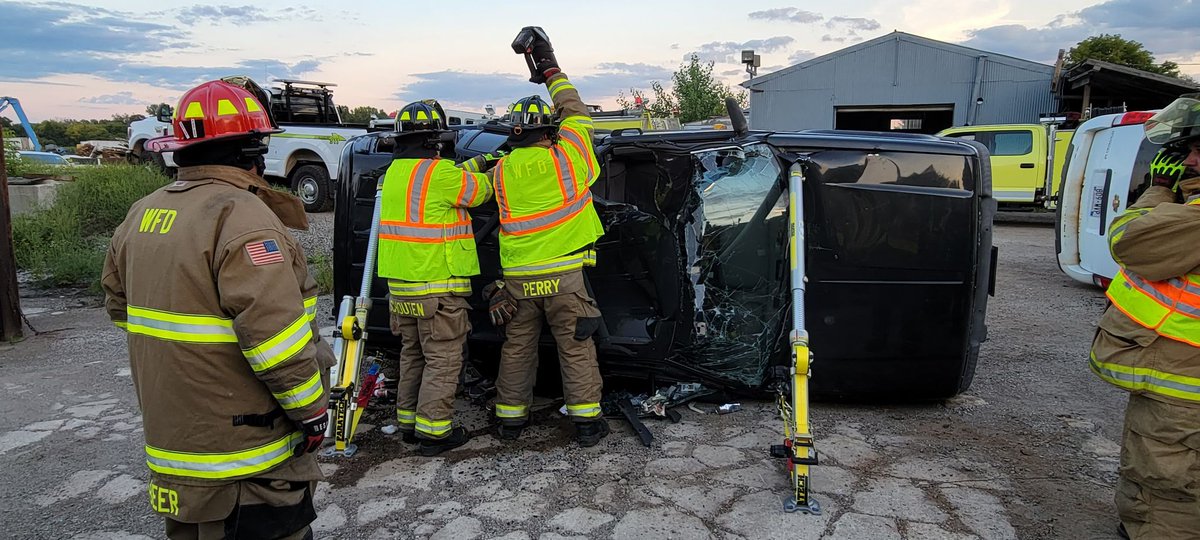WaupunFire's tweet photo. Thanks to a generous donation from @Flint_Hills_ , we were able to purchase new stabilizing struts which helps to stabilize and secure vehicles when extrication is needed to remove the occupants. https://t.co/asgycUiJcD