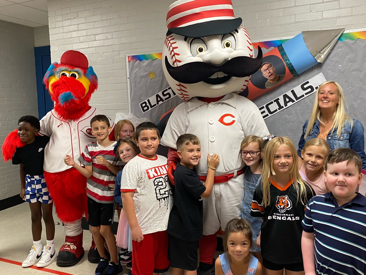 It’s good to have friends in high places! S/o my guys Gapper and Mr. Redlegs for stopping by today! 

Our elementary students loved meeting you! You’re welcome anytime in #TheLateral!

#WeAreNorwood