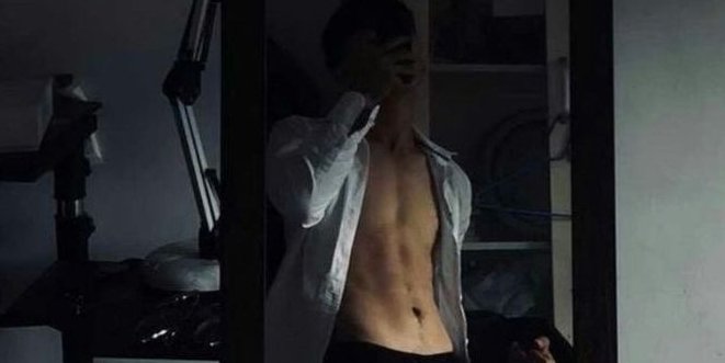 — Damon — gemi, respirando cada vez mais rápido.
— Diga outra vez — ele grunhiu.
— Damon — arfei.
— Quem está te fodendo?
— Damon Torrance.