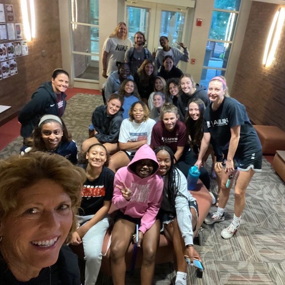BUKnightsWBB's tweet image. Wishing all of our Knights a Happy First day of School!!! Hoping your day was as filled with fun and smiles as ours!!!!