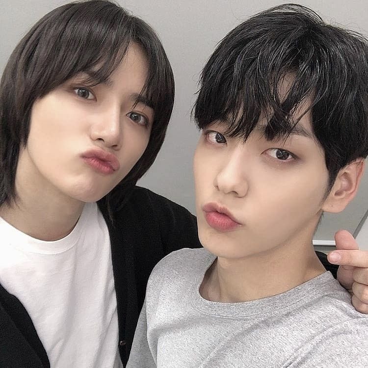 thinkp1txt's tweet photo. when they 😗 https://t.co/f14G171IRz