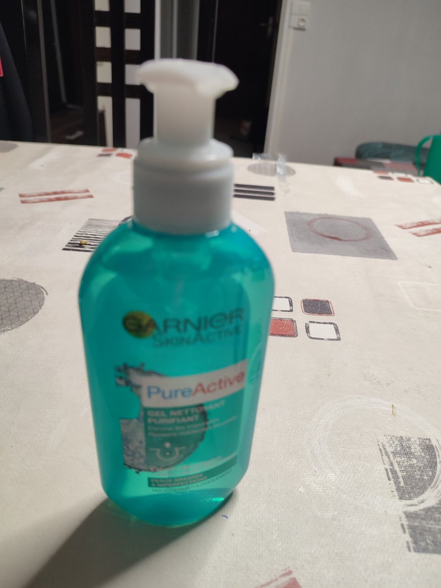 TestMaquillage's tweet photo. Pure active
Gel nettoyant purifiant élimine les impuretés resserre visiblement les pores
Peau grasse a imperfections
Flacon pompe de 200ml prix 3.87
@GarnierFR
#garnier
#pureActive
#Garnierskynactive https://t.co/l7pX91x4kY