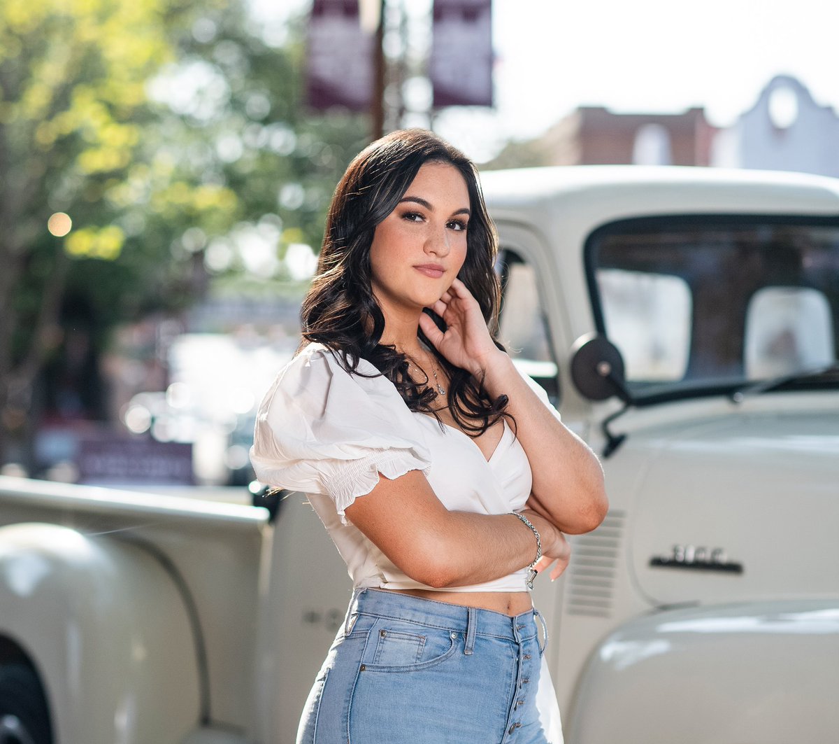 1VintageCouture's tweet photo. Throwback thursday with this beauty🤍
•
•
•
@seniorinspire @seniorstyleguide
#senior #throwbackthursday #tbt #seniorpictures #seniorportraits #seniors #photography #senioryear #seniorphotographer #seniorphotos #seniorphotography #seniorinspire #seniorpics #seniorstyleguide https://t.co/OOGnfz2EV8