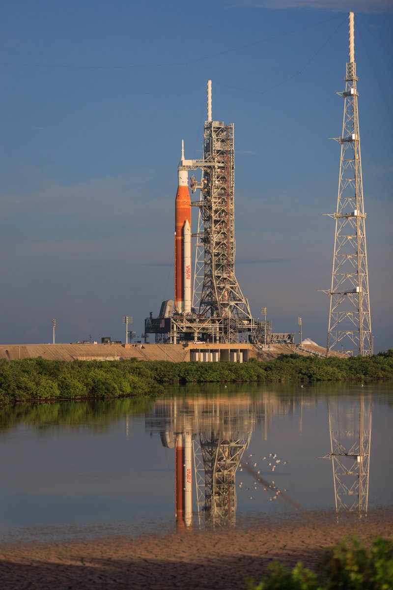NASAGroundSys's tweet photo. Teams have completed closeouts on @NASA_SLS boosters and finished work inside @NASA_Orion. Next, engineers will close launch abort system hatch and retract the crew access arm. Weather is currently 70% favorable for launch on Aug. 29. Read more: https://t.co/NC5tYOUgFX https://t.co/g40QeLMVMO