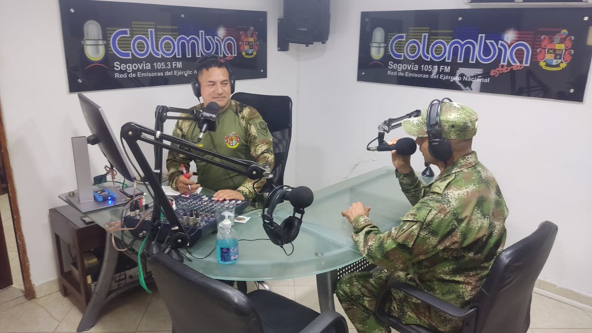 emisoraejercito's tweet photo. El sargento viceprimero, David Diaz suboficial de Acción Integral #BAEEV8, invita a participar en la Gran Sembratón de plántulas. #Hoy viernes en la vereda laureles finca la Palma, con el fin de sensibilizar a la población en la conservar del medio ambiente
Segovia 105.3 Fm https://t.co/jUnE70YtAN
